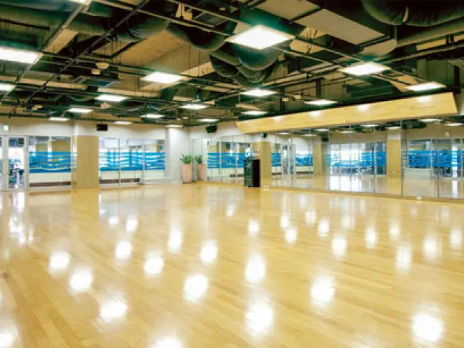 人気プログラム多数のスタジオエリア